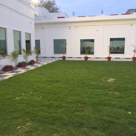 Mohali The English Garden מראה חיצוני תמונה